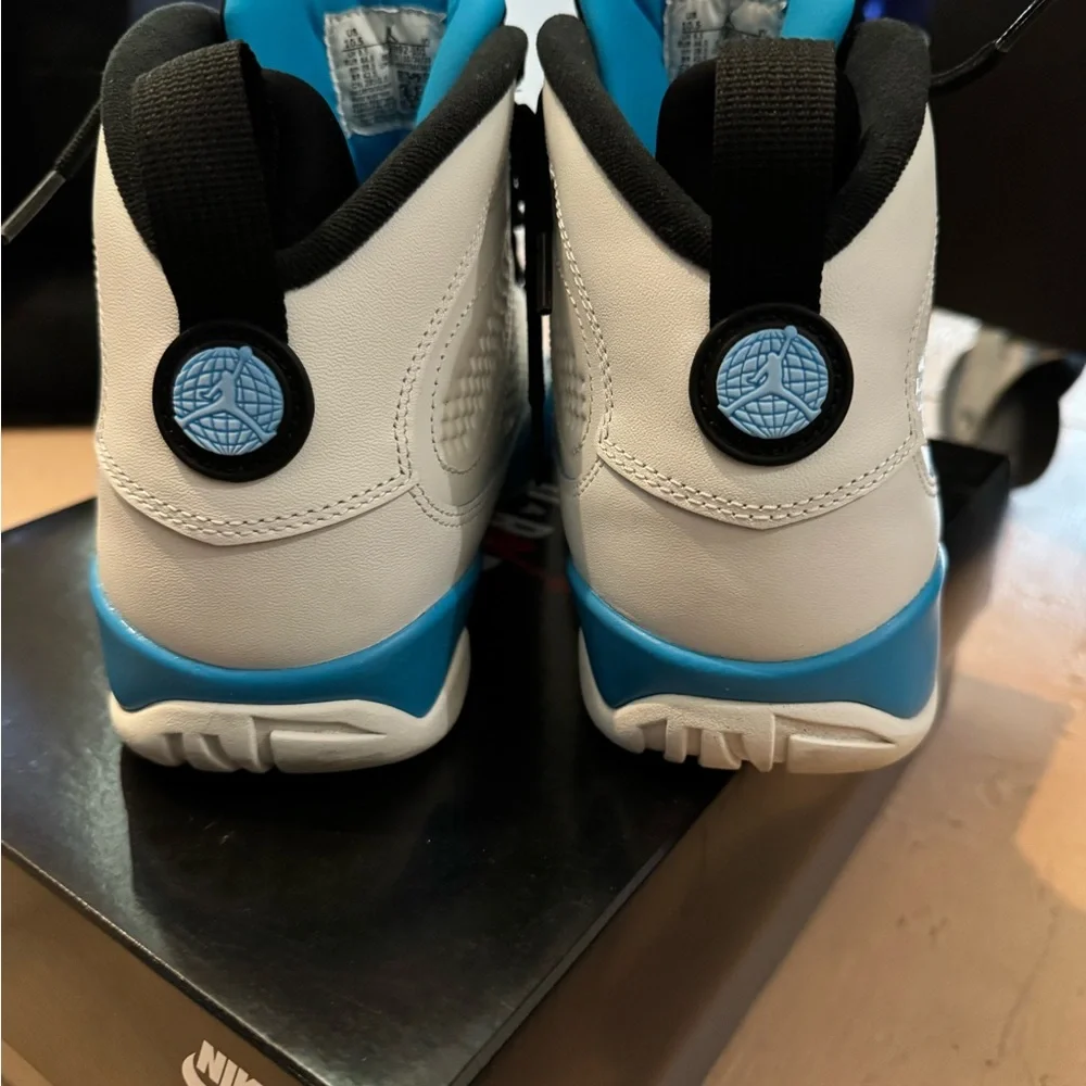 Men’s 10.5 Air Jordan 9 Retro “Powder Blue” - Picture 6 of 9